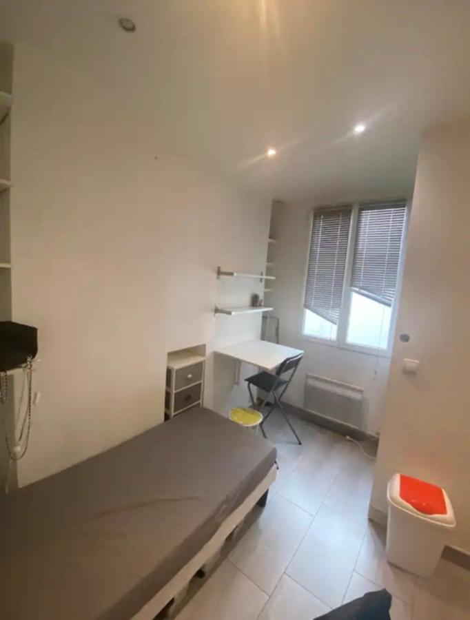 Small Studio Near Eiffel Tower Παρίσι Εξωτερικό φωτογραφία